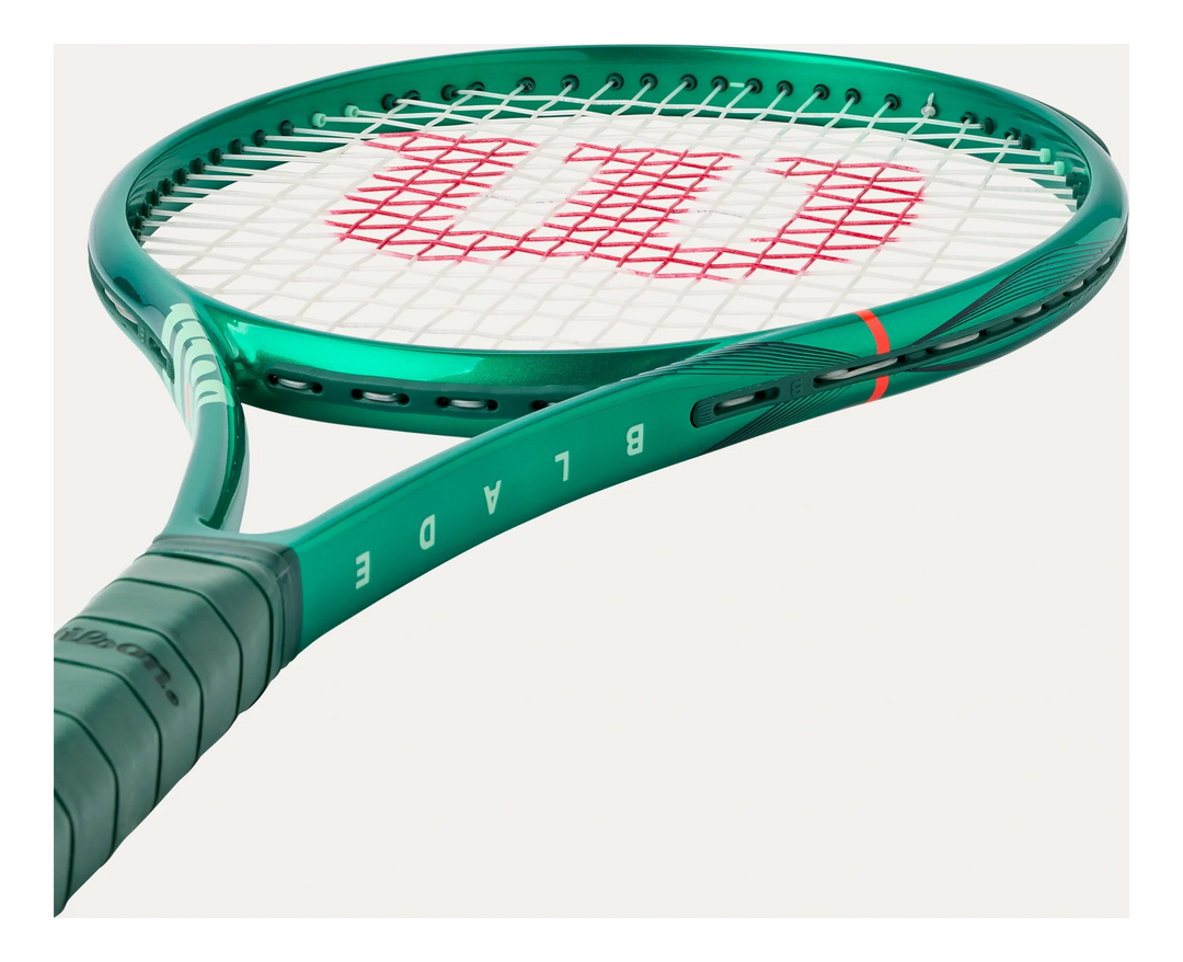 Wilson Blade 100 16x19 V10 300g Raquette de tennis non cordée