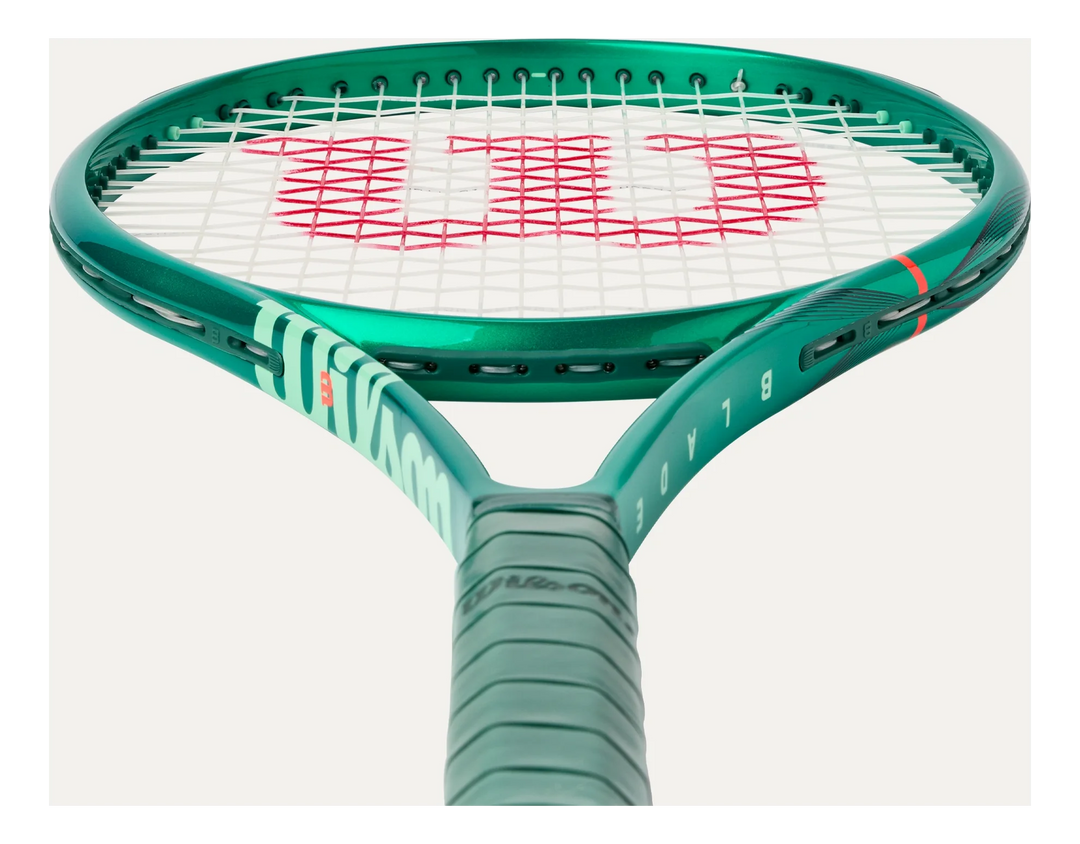 Wilson Blade 100 16x19 V10 300g Raquette de tennis non cordée